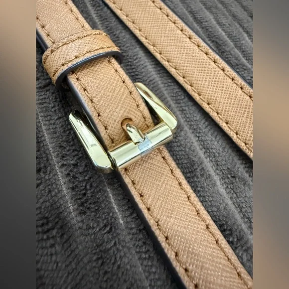 Michael Kors Purse - Picture 9 of 10